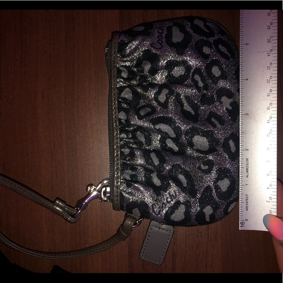 Coach hand/change wallet - Picture 4 of 4